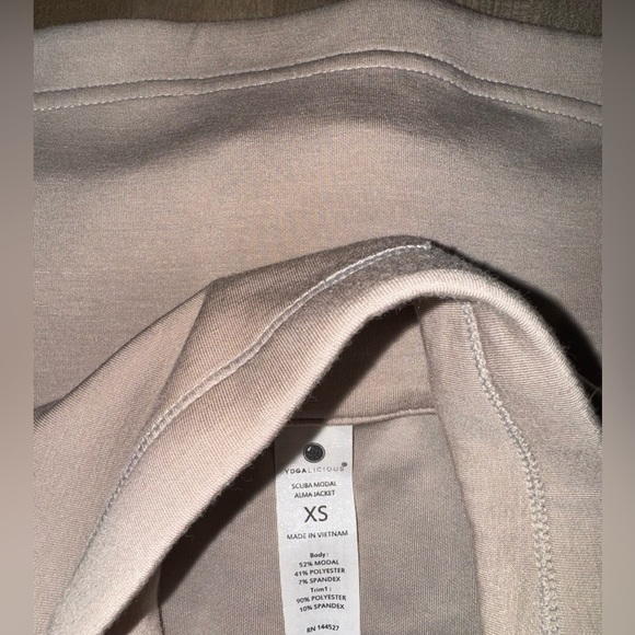 Yogalicious Scuba Modal Alma Jacket Size XS in Cream - Picture 5 of 7
